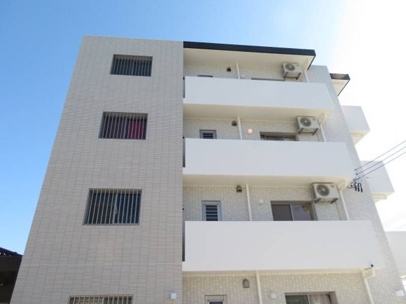 Designer 2LDK Apartment in Uruma, Okinawa - No Deposit - Thumbnail 3