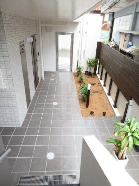 Designer 2LDK Apartment in Uruma, Okinawa - No Deposit - Thumbnail 4