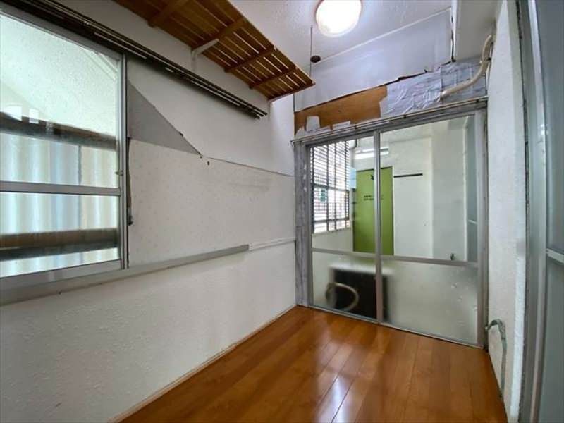 2DK Apartment for Rent in Awase, Okinawa City - 39,000 Yen - Thumbnail 2
