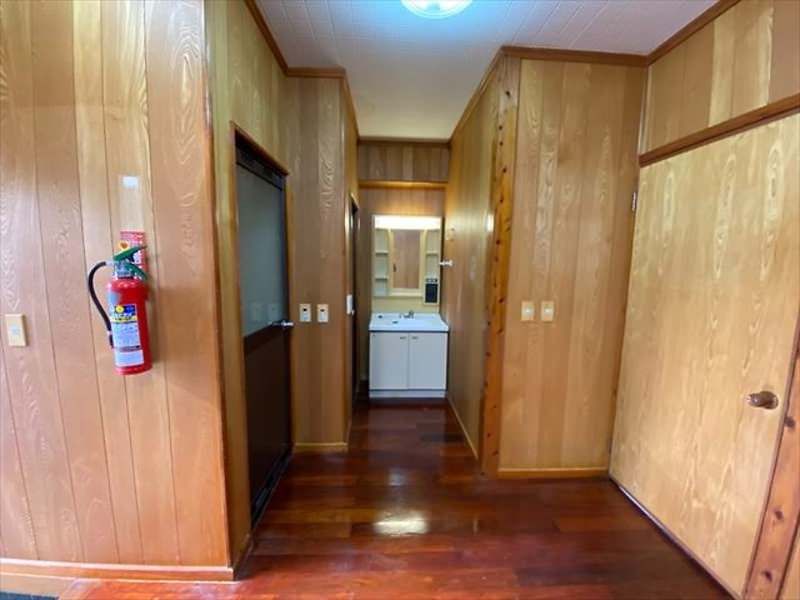 2DK Apartment for Rent in Awase, Okinawa City - 39,000 Yen - Thumbnail 3