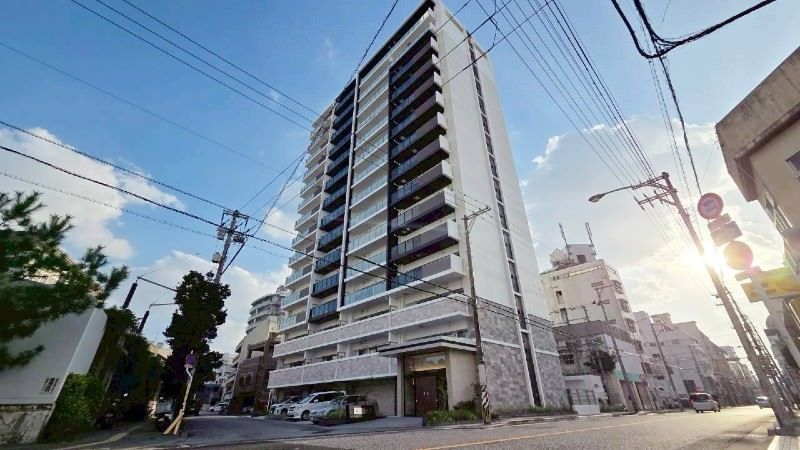 Wise Stem Court Naha Matsuyama 2LDK Apartment for Sale - Thumbnail 4