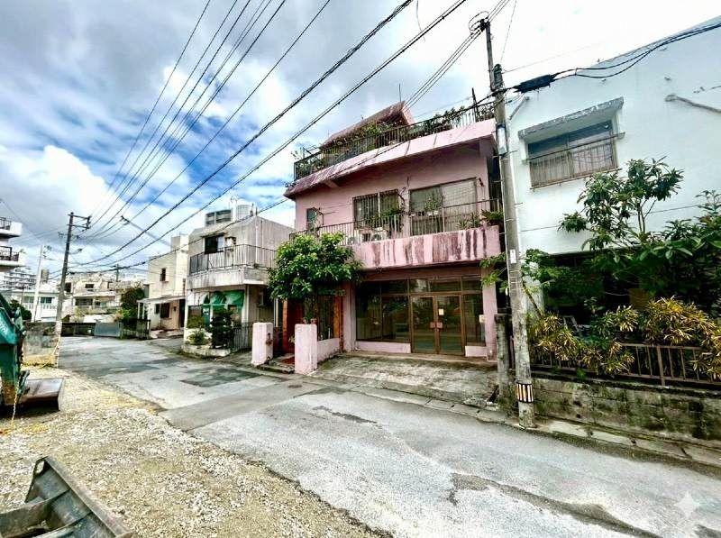 Vintage 5LDK House in Shikina, Naha City, Okinawa - Thumbnail 3