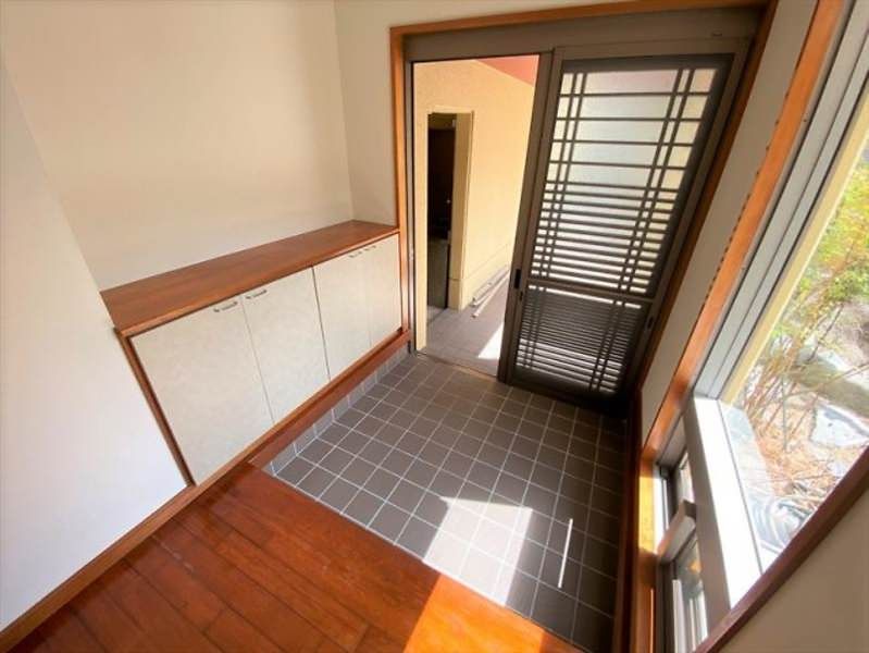 6LDK Detached House for Rent in Urasoe City, Okinawa - Thumbnail 3