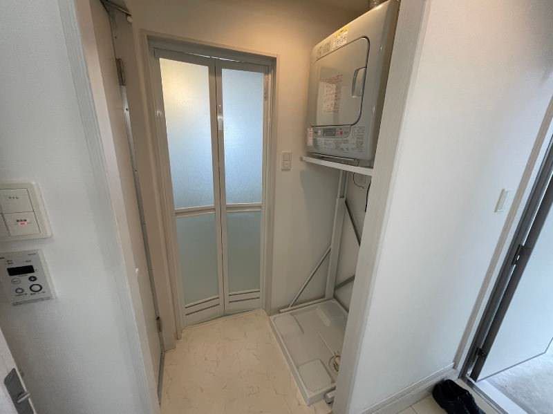 1K Apartment for Rent in Chatan Town, Okinawa - 20 sqm - Thumbnail 4