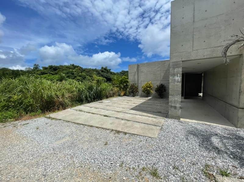 Designer Villa in Nakijin Village, Okinawa - Thumbnail 3