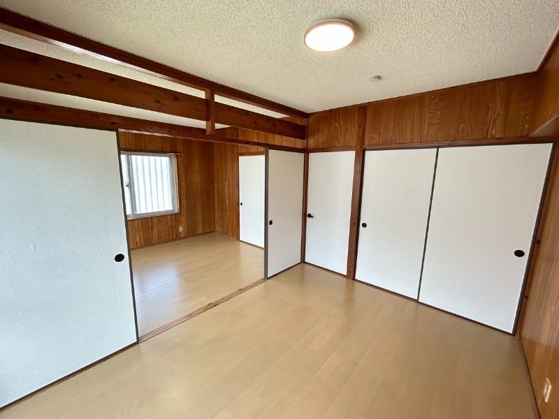 Renovated 2DK Apartment in Yonabaru, Okinawa - No Deposit - Thumbnail 3