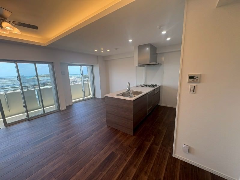 New 1LDK Apartment with Ocean View in Tomigusuku, Okinawa - Thumbnail 4
