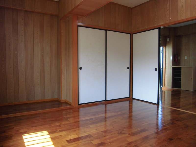 2DK Rental Apartment in Nanjo City, Okinawa - No Key Money - Thumbnail 3