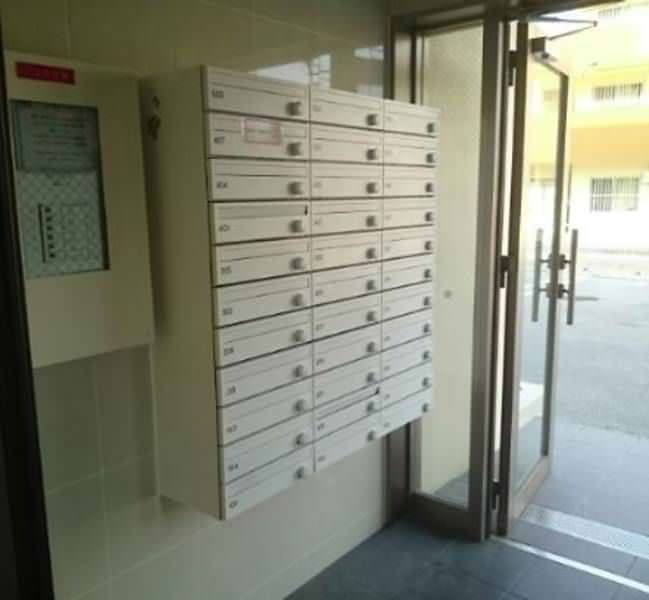 Viglas Awase: 2LDK Pet-Friendly Apartment for Rent in Okinawa City - Thumbnail 3