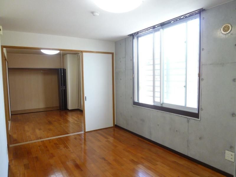 2DK Apartment for Rent in Oroku, Naha - Modern & Convenient - Thumbnail 4