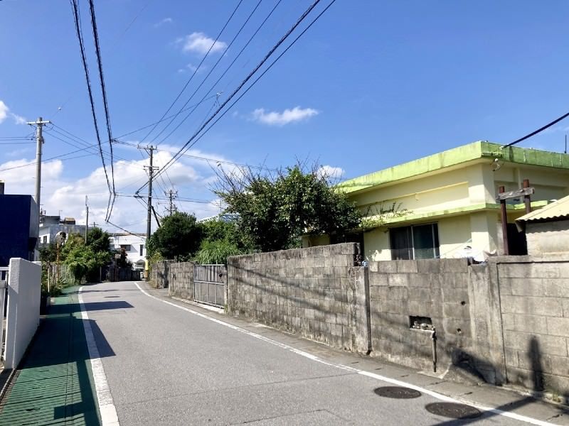 7LDK Family Home on Large Corner Lot in Uruma City, Okinawa - Image 1