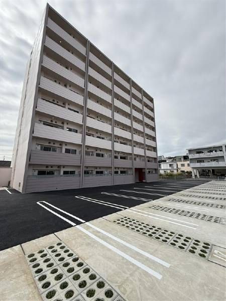 New 2LDK Apartment for Rent in Okinawa City, Okinawa - Thumbnail 3