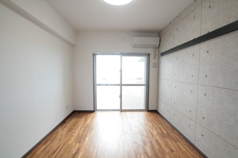 Thomas KIO 1K Apartment for Rent in Ginowan, Okinawa - Thumbnail 3