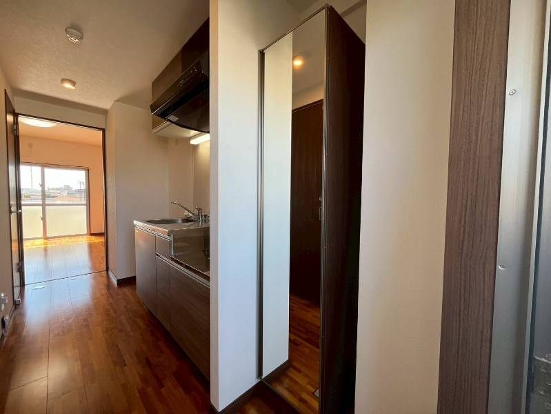 Thomas KIO 1K Apartment for Rent in Ginowan, Okinawa - Thumbnail 4