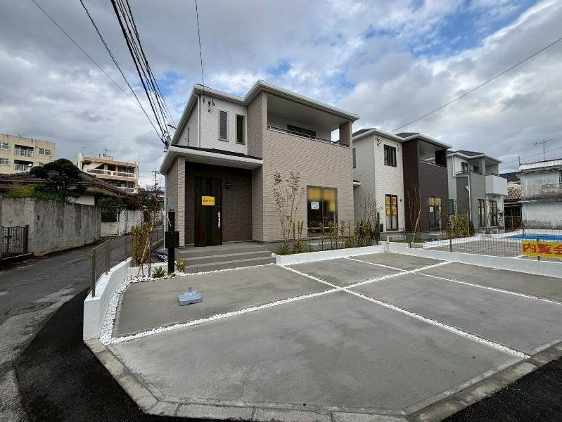 New 4LDK Wooden House in Okinawa City Near Misato Schools - Thumbnail 3
