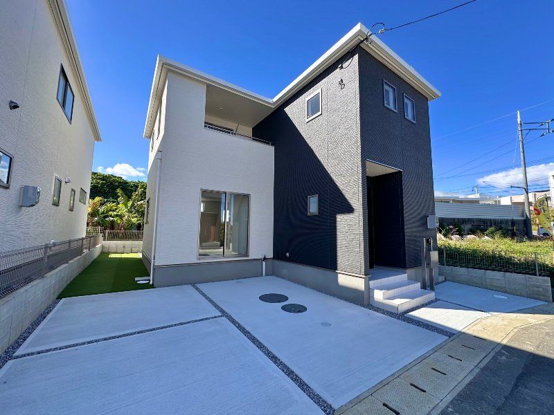 New 3LDK House with Walk-in Closets in Uruma City, Okinawa - Thumbnail 2