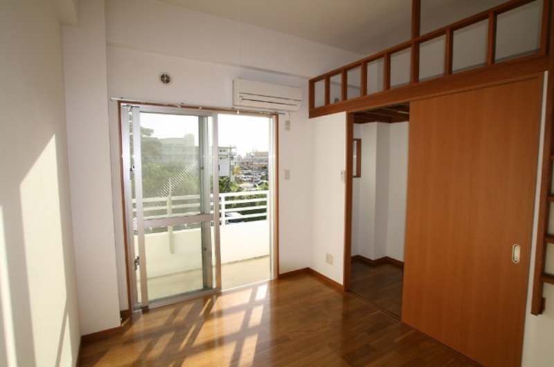 1K Apartment for Rent in Urasoe, Okinawa - 23.7 sqm - Thumbnail 4
