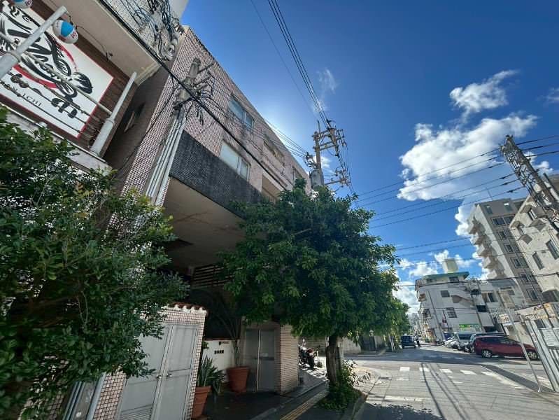 2LDK Apartment for Sale near Asahibashi Station, Naha - Thumbnail 2