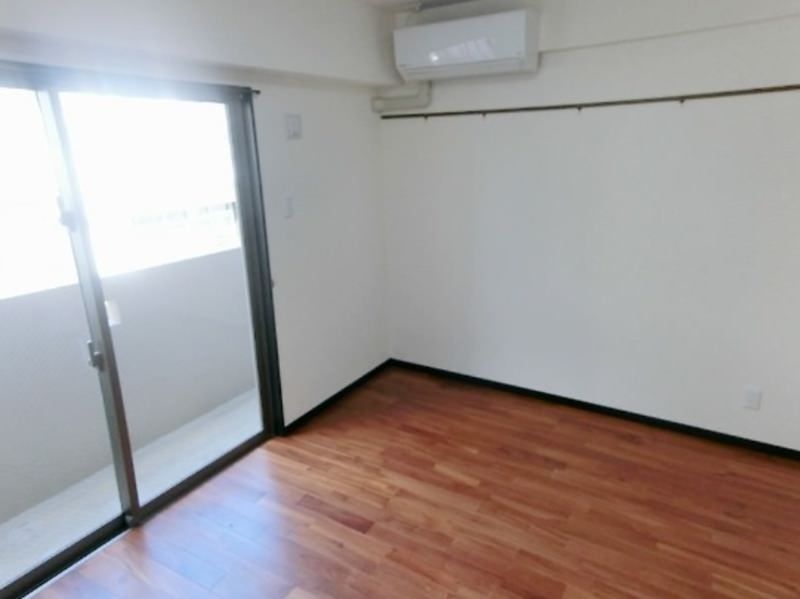 1K Apartment for Rent in Naha, Okinawa - No Deposit, No Key Money - Thumbnail 2