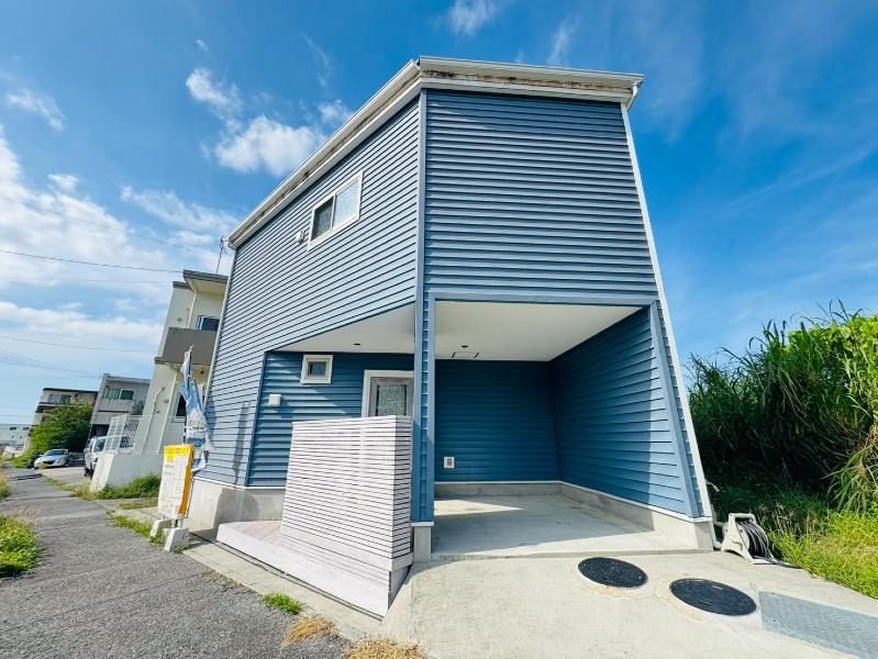 1LDK House for Sale in Uruma, Okinawa with Ocean View - Thumbnail 2