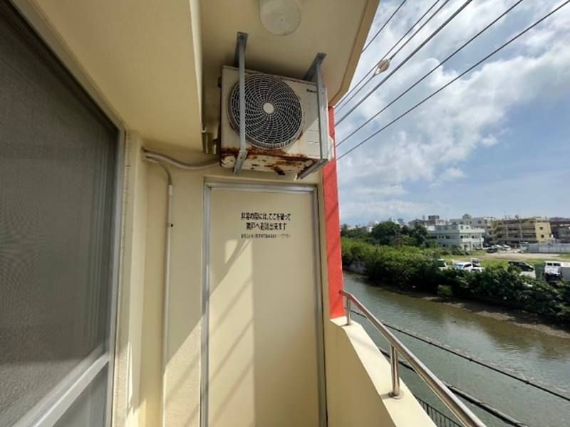 1K Apartment for Rent in Urasoe City, Okinawa - 19.32 sqm - Thumbnail 3