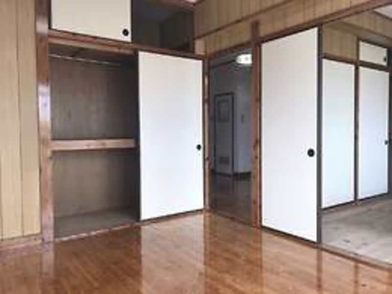 Spacious 3DK Apartment for Rent in Ginowan City, Okinawa - Thumbnail 3