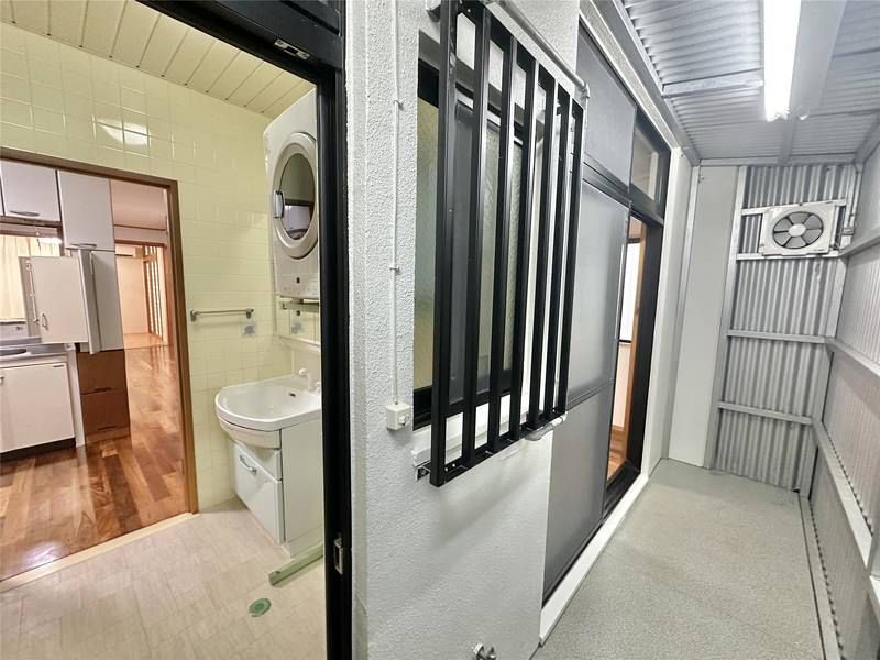 4LDK Detached House for Rent in Urasoe, Okinawa with 2 Parking - Thumbnail 2