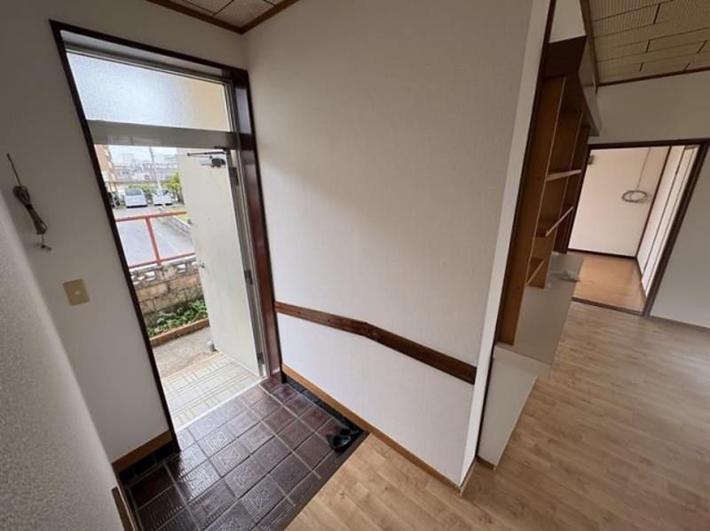 4LDK Detached House for Rent in Ginowan, Okinawa with Large Garden - Thumbnail 4