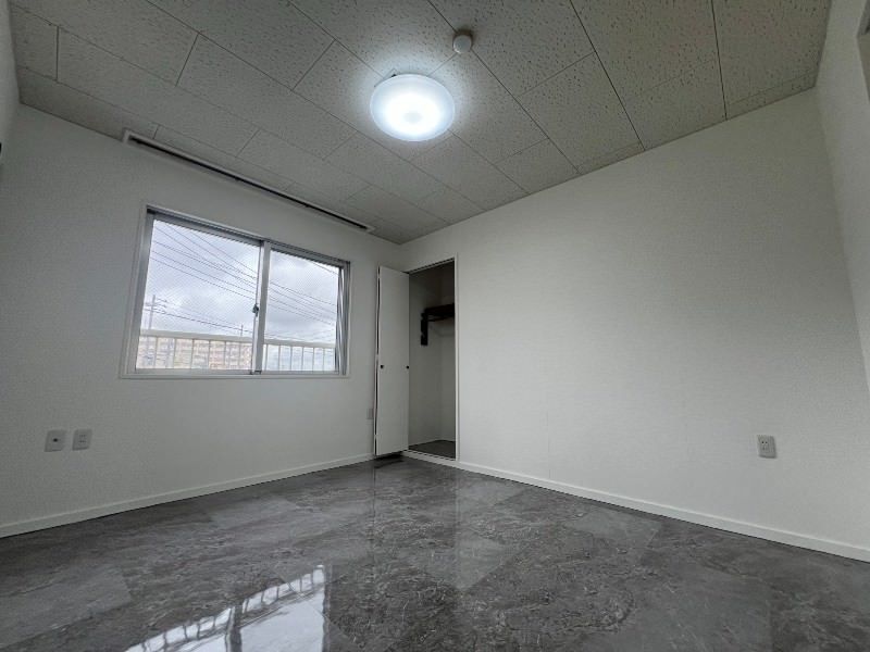 Spacious 3LDK Rental with Rooftop BBQ in Okinawa City Ageta - Thumbnail 3