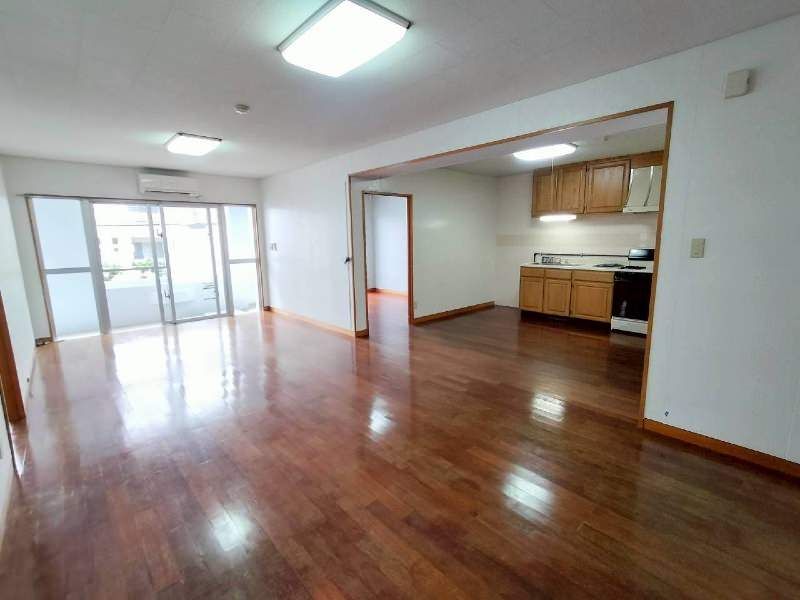 3LDK RC Apartment in Chatan-cho, Okinawa with Ocean View - Thumbnail 4