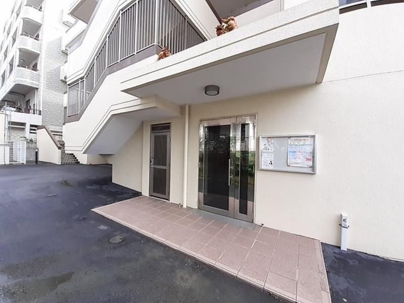 Castle Eight Nishihara Uehara 2LDK Apartment for Rent in Okinawa - Thumbnail 2