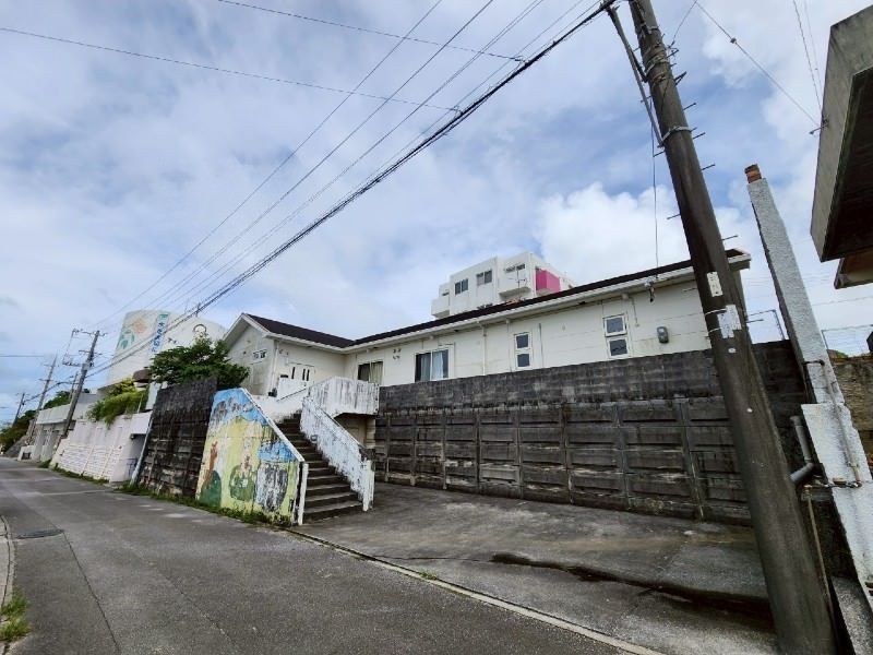 2LDK Single-Story House for Sale in Uruma City, Okinawa - Thumbnail 2