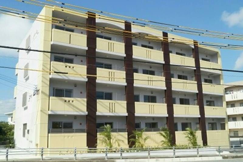 Modern 1LDK Apartment for Rent in Okinawa City, Ikehara - Thumbnail 4