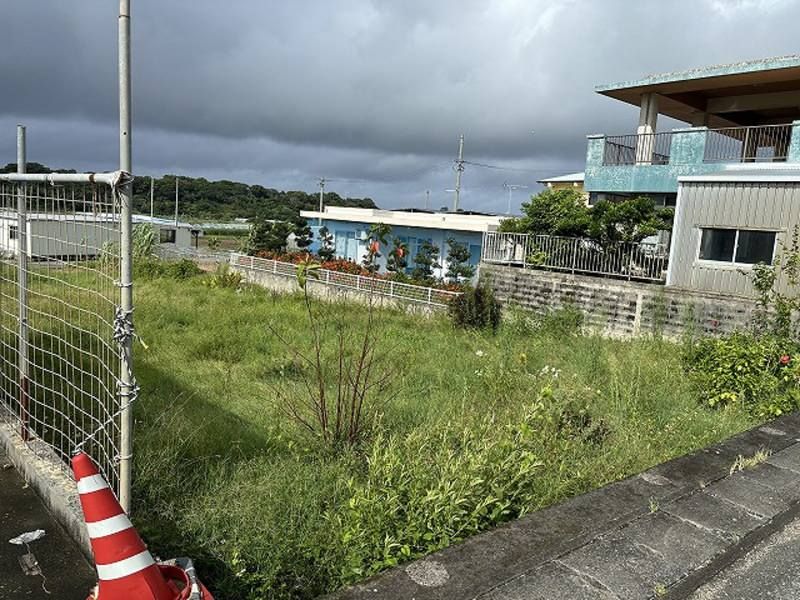 Land for Sale in Maehira, Itoman, Okinawa - 708.4 sqm - Thumbnail 2