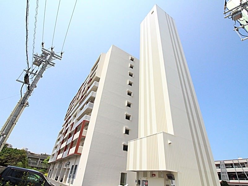 1DK Apartment for Sale in Naha Hikawa, Near Makishi Station - Image 1