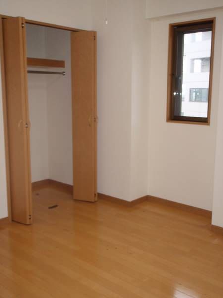 2DK Apartment for Rent in Tomigusuku City, Okinawa - Thumbnail 4