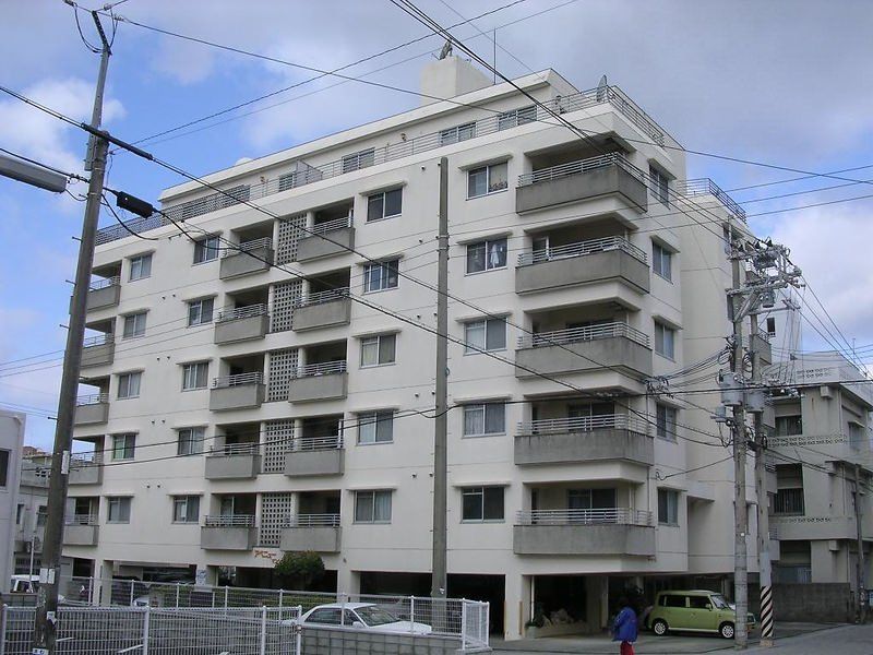 1R Apartment for Rent in Okinawa City Central with Elevator - Thumbnail 2