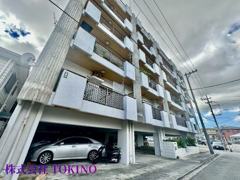 2LDK Apartment in Okinawa City with Balcony View of Eisa Festival - Thumbnail 4