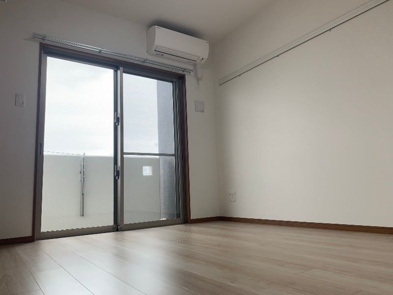 Modern 2DK Apartment for Rent in Ginowan, Okinawa - Free Internet - Thumbnail 3