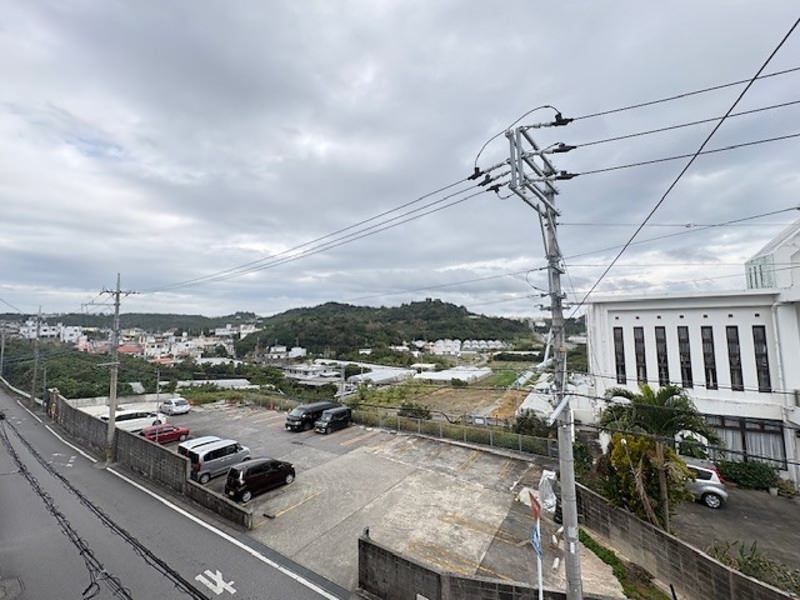 2LDK Corner Apartment for Rent in Tomigusuku, Okinawa - Thumbnail 4