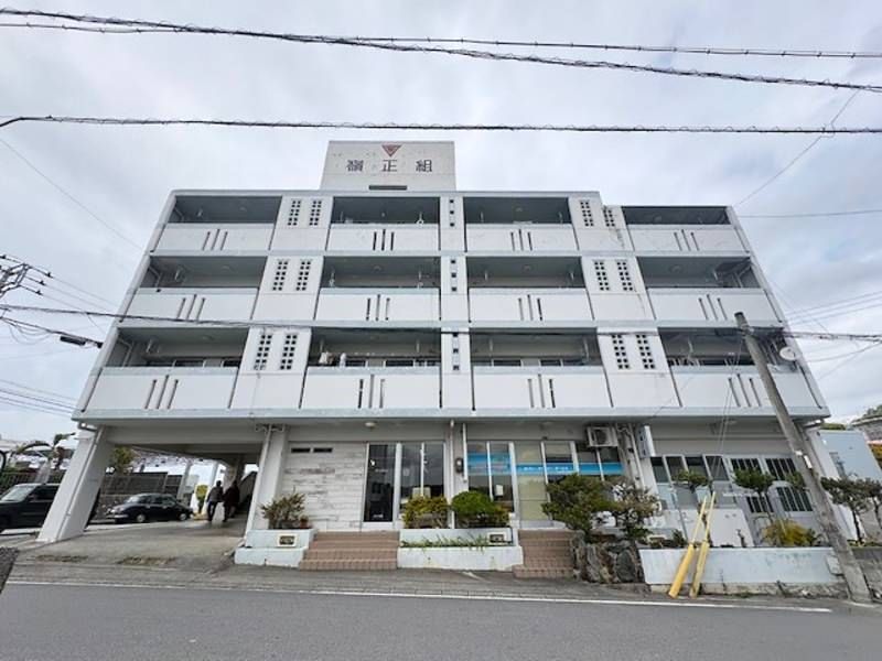 2LDK Corner Apartment for Rent in Tomigusuku, Okinawa - Thumbnail 3