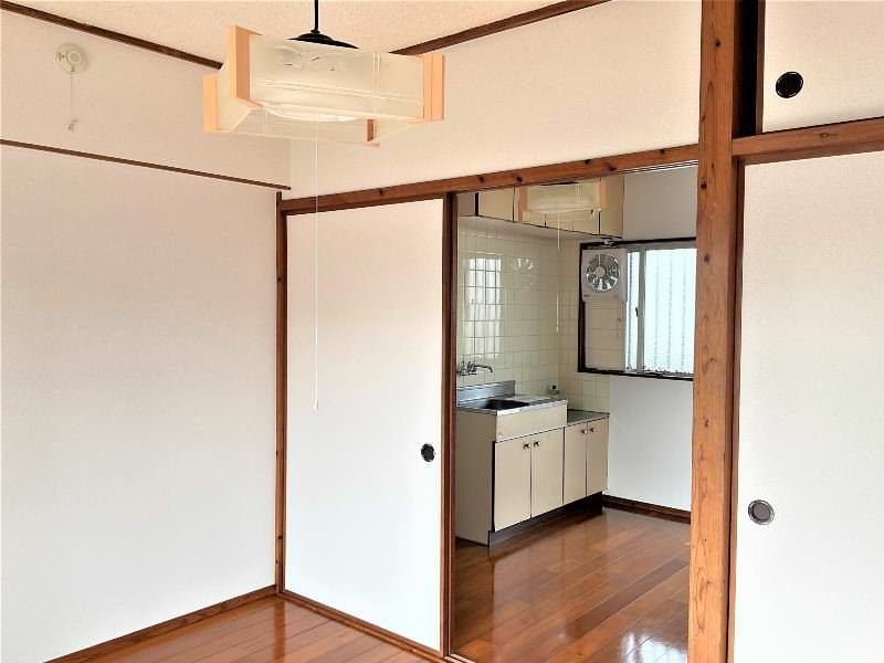 1K Apartment for Rent in Nakagusuku Village, Okinawa - 30,000 Yen - Thumbnail 4