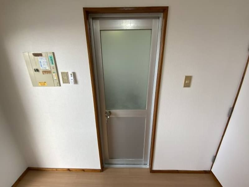 2DK Apartment for Rent in Maebaru, Ginowan, Okinawa - Thumbnail 3