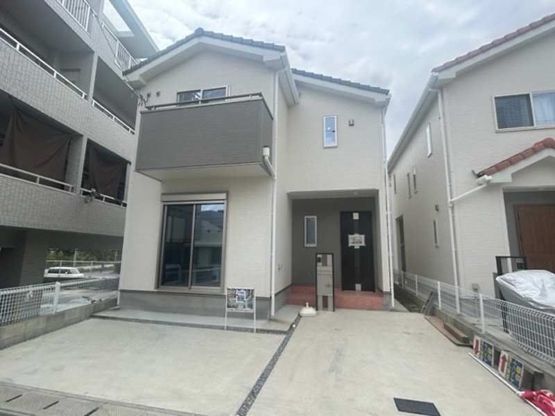 New 4LDK House for Sale in Nakaima, Naha, Okinawa - Thumbnail 2