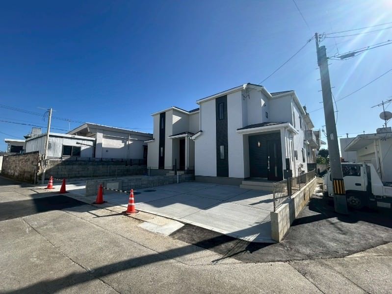 New 4LDK House for Sale in Yomitan Village, Okinawa - Thumbnail 2