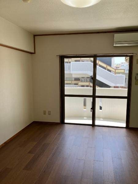 1K Apartment for Rent in Ginowan City, Okinawa - Thumbnail 3