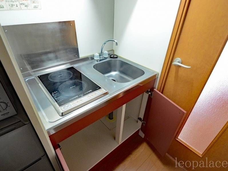 1K Apartment for Rent in Urasoe, Okinawa - Leopalace Nakazato - Thumbnail 4