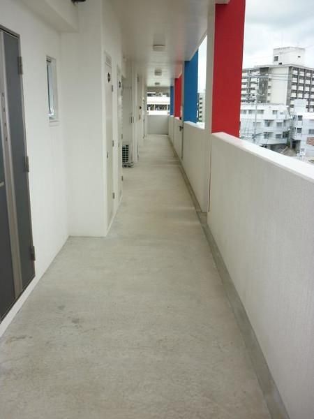 2LDK Apartment for Rent in Tomigusuku, Okinawa - 53.52m² - Thumbnail 2