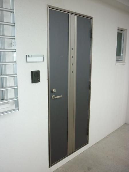 2LDK Apartment for Rent in Tomigusuku, Okinawa - 53.52m² - Thumbnail 4