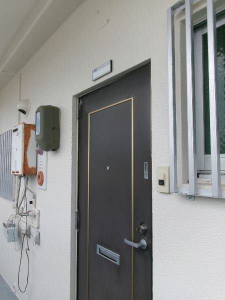 Zaimu Kohagura 2DK Apartment with 2 Free Parking in Naha - Thumbnail 3
